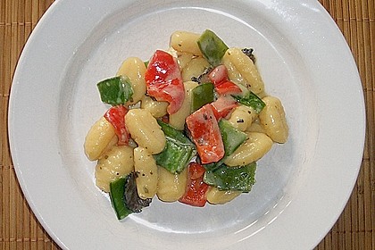 Gnocchi mit Garnelen-Trüffel-Kräuter-Soße 8