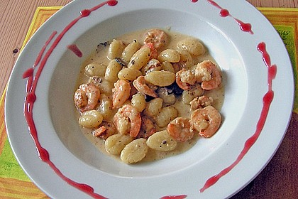 Gnocchi mit Garnelen-Trüffel-Kräuter-Soße 3