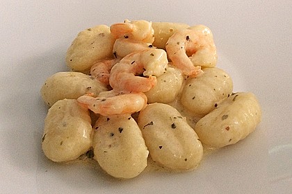 Gnocchi mit Garnelen-Trüffel-Kräuter-Soße 7