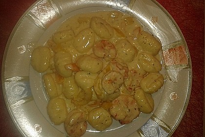 Gnocchi mit Garnelen-Trüffel-Kräuter-Soße 10