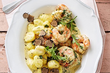 Gnocchi mit Garnelen-Trüffel-Kräuter-Soße