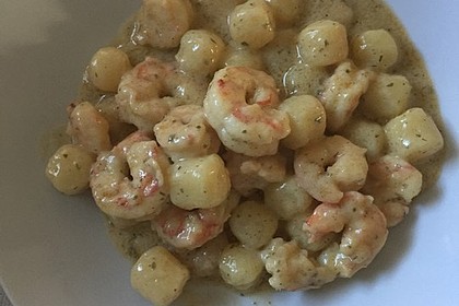 Gnocchi mit Garnelen-Trüffel-Kräuter-Soße 11