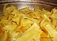 Nudeln mit Pfirsich - Curry - Sahnesauce