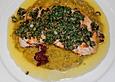 Lachsfilet mit N&uuml;ssen auf K&uuml;rbis - Minze - P&uuml;ree