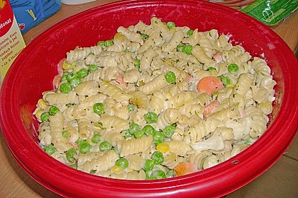 Bunter Nudelsalat