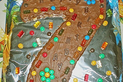 Bunter Geburtstagskuchen mit Waffelr&ouml;llchen - Mandel - Kerzen 29