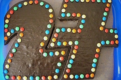 Bunter Geburtstagskuchen mit Waffelr&ouml;llchen - Mandel - Kerzen 30