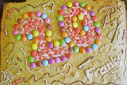 Bunter Geburtstagskuchen mit Waffelr&ouml;llchen - Mandel - Kerzen 32