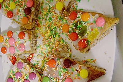 Bunter Geburtstagskuchen mit Waffelr&ouml;llchen - Mandel - Kerzen 10