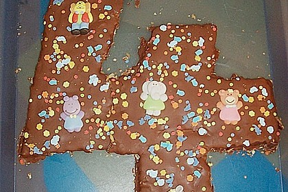Bunter Geburtstagskuchen mit Waffelr&ouml;llchen - Mandel - Kerzen 13