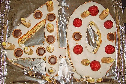 Bunter Geburtstagskuchen mit Waffelr&ouml;llchen - Mandel - Kerzen 20