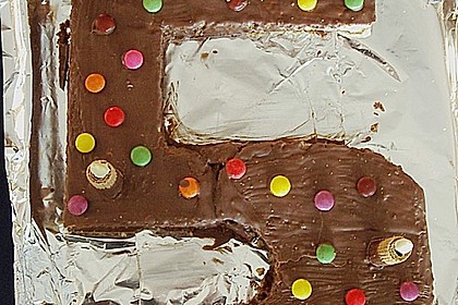 Bunter Geburtstagskuchen mit Waffelr&ouml;llchen - Mandel - Kerzen 22