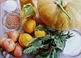 K&uuml;rbischutney mit Salbei