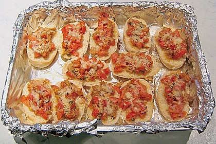 Toast mit Thunfisch, Tomaten und Paprika 1