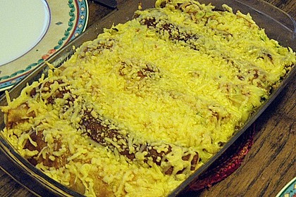&Uuml;berbackene Pfannkuchenrollen mit Spinatf&uuml;llung