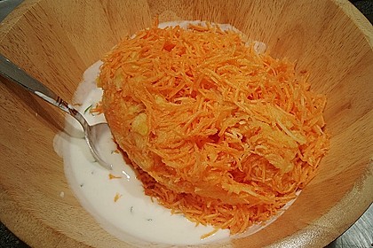 Karotten - Apfel - Rohkostsalat mit Mungobohnensprossen 4