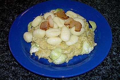 Gnocchi mit Rosenkohl und Speck