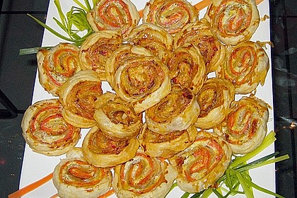 Pikante Blätterteigschnecken mit Lachs 1