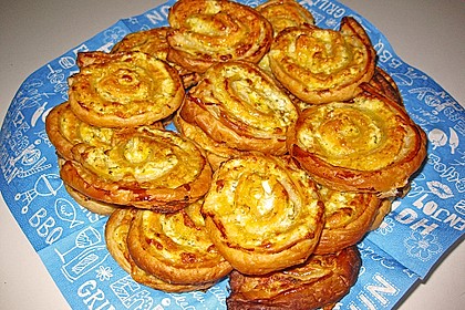 Pikante Blätterteigschnecken mit Lachs 3