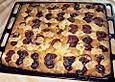 Zwetschgenkuchen auf der Platte