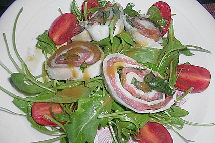 Mozzarella - R&ouml;llchen mit Lachs auf Rauke 7