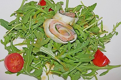 Mozzarella - R&ouml;llchen mit Lachs auf Rauke 8