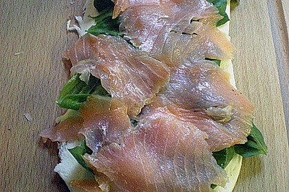 Mozzarella - R&ouml;llchen mit Lachs auf Rauke 11