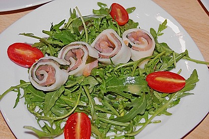 Mozzarella - R&ouml;llchen mit Lachs auf Rauke 19