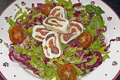 Mozzarella - R&ouml;llchen mit Lachs auf Rauke 2