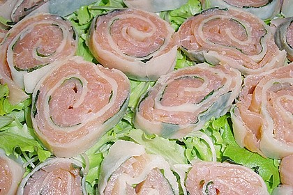Mozzarella - R&ouml;llchen mit Lachs auf Rauke 27