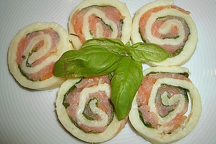 Mozzarella - R&ouml;llchen mit Lachs auf Rauke 3