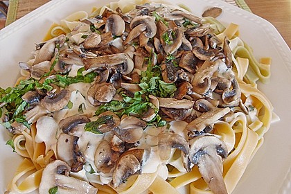 Tagliatelle mit Sahne-Pilzsauce 13