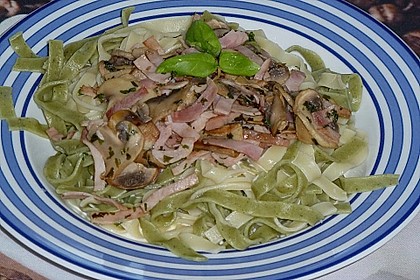 Tagliatelle mit Sahne-Pilzsauce 19