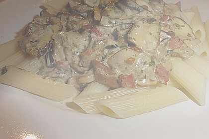 Tagliatelle mit Sahne-Pilzsauce 37