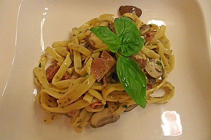 Tagliatelle mit Sahne-Pilzsauce 12