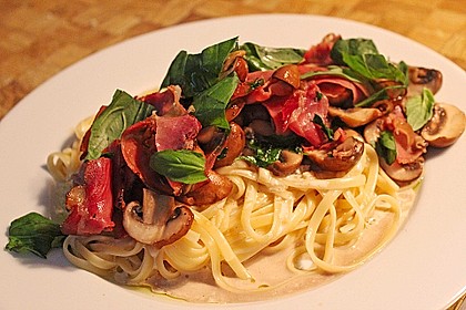 Tagliatelle mit Sahne-Pilzsauce 1