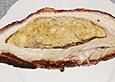 Schweinebauch mit pikanter Semmelf&uuml;lle