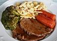 Rinderbraten mit w&uuml;rziger Rotweinsauce