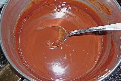 Frosting / Glasur mit Schokolade und Sahne 16