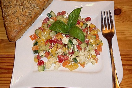 Bunter Paprikasalat mit Feta 3