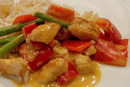 Schnelles Thai - Curry mit Huhn, Paprika und feiner Erdnussnote 17