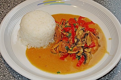 Schnelles Thai - Curry mit Huhn, Paprika und feiner Erdnussnote 24