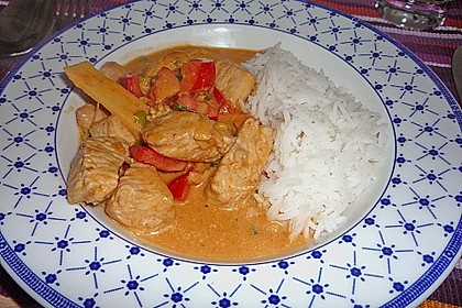 Schnelles Thai - Curry mit Huhn, Paprika und feiner Erdnussnote 27