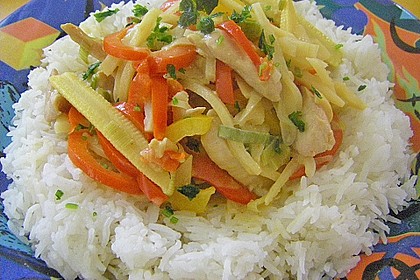 Schnelles Thai - Curry mit Huhn, Paprika und feiner Erdnussnote 28