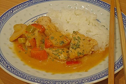 Schnelles Thai - Curry mit Huhn, Paprika und feiner Erdnussnote 36