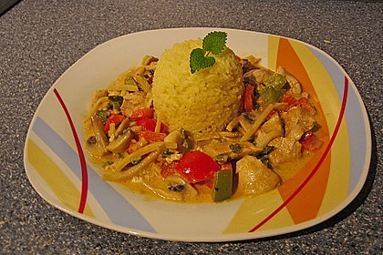 Schnelles Thai - Curry mit Huhn, Paprika und feiner Erdnussnote 45