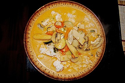 Schnelles Thai - Curry mit Huhn, Paprika und feiner Erdnussnote 49