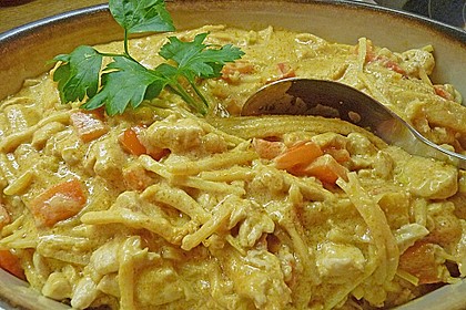 Schnelles Thai - Curry mit Huhn, Paprika und feiner Erdnussnote 54