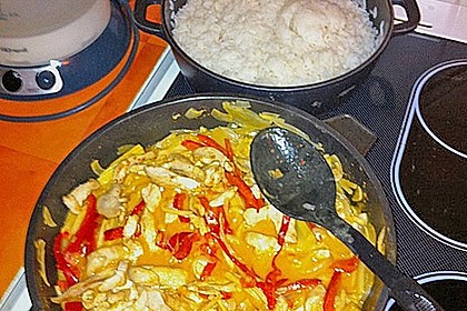 Schnelles Thai - Curry mit Huhn, Paprika und feiner Erdnussnote 60