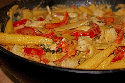 Schnelles Thai - Curry mit Huhn, Paprika und feiner Erdnussnote 61